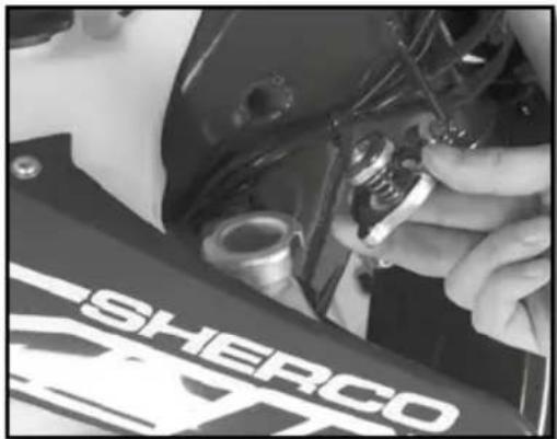 Sherco 250 SEFR (2019) - CONTROL DE NIVEL DE LÍQUIDO DE REFRIGERACION - 2