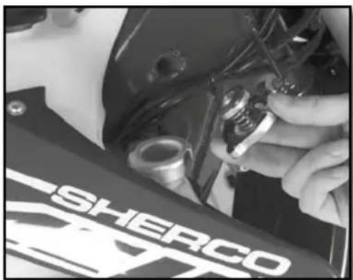 Sherco 250 SEFR (2019) - SERVICING THE COOLING SYSTEM - 2