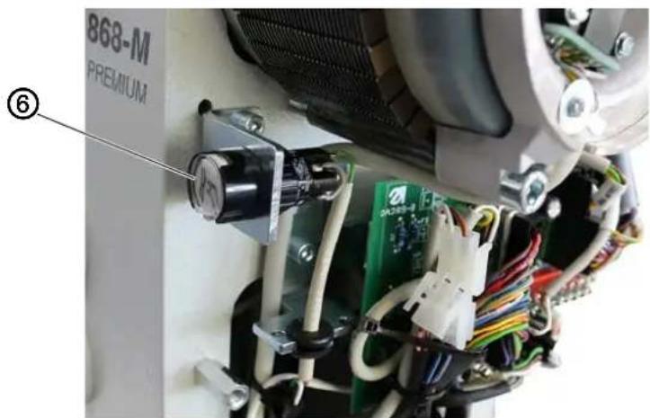 Dürkopp Adler 868M Premium - Positionner le cache du moteur et la protection latérale - 1