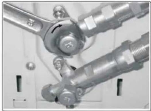 QLIMA SC6153 - J AANSLUITING VAN DE LEIDINGEN MET KOELMIDDEL - 11