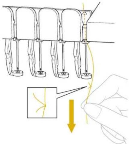 BABY LOCK Venture - Tirez sur l'ancien fil pour le faire passer derrière le guide-fil de la barre à aiguille. - 1