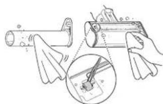 LG A906SM - Cleaning the Universal/Hard Floor Nozzle - 7