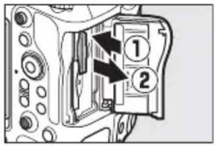 NIKON Z 9 - Retrait des cartes mémoire - 1