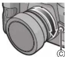 PANASONIC Lumix HF008 - Richten Sie die roten Markierungen Ⓑ zum Ansetzen des Objektivs auf Kameragehäuse und Objektiv aneinander aus und drehen Sie das Objektiv in Pfeilrichtung, bis es hörb - 1