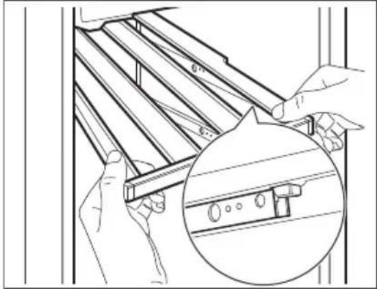 AEG AWUS018B7B - Installation des clayettes - 2