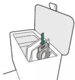 IROBOT Roomba i5 - Replacing the Bag - 3