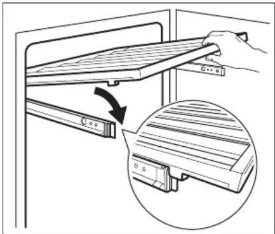 ELECTROLUX EWUS040B8B - Installazione dei ripiani - 2