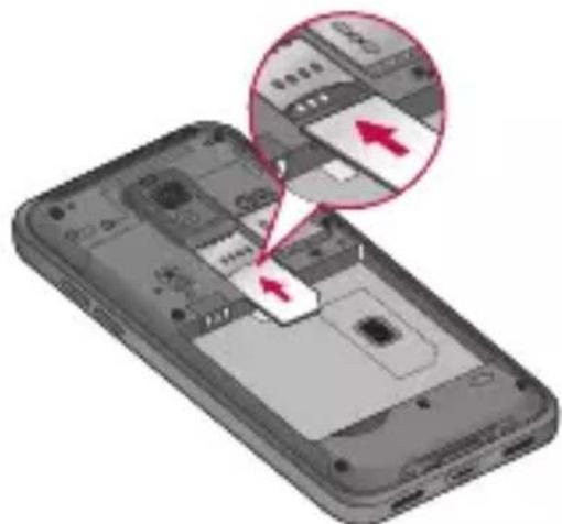 LG GP9 - Installation de la carte SIM et de la batterie - 2