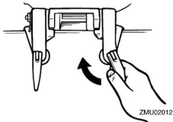 YAMAHA F9.9H (2022) - Fixation du moteur hors-bord - 1