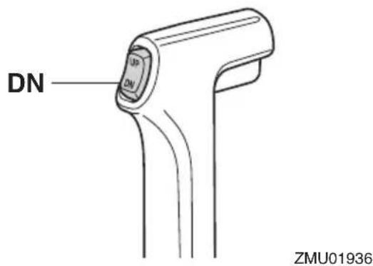 YAMAHA F9.9H (2022) - Procédure d'abaissement (modèles à système de relevage assisté) - 2
