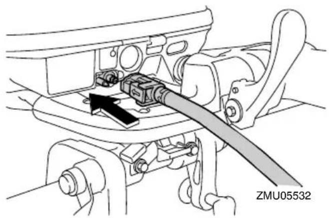YAMAHA F9.9H (2022) - Branchement de l'alimentation (réservoir portable) - 2