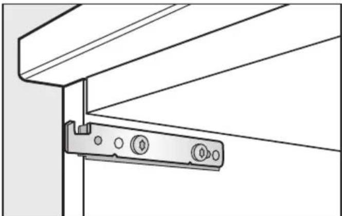 MIELE M 2241 SC - Encastrer le four à micro-ondes dans la niche du meuble - 3