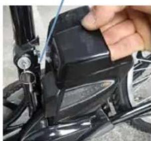 ARCHOS Cyclee - e. Akkumulátor behelyezése - 1