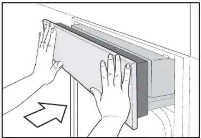 MIELE DGC 7770 - Fermeture manuelle du pan- neau de commande - 1