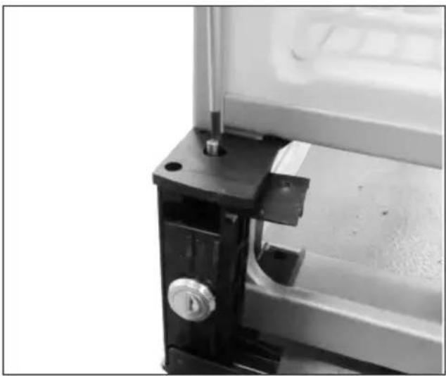 VESTFROST M 180 - OBS: Extension cords, terminal block and left bracket is optional - 2