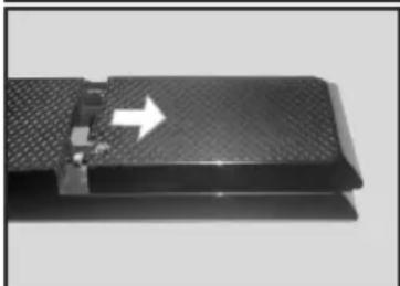 HITACHI H32E1001 - Inserting the Batteries into the Remote - 2