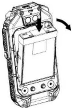 RugGear RG725 - Akun asentaminen ja poistaminen. Nano-SIM-kortin ja mikro-SD-kortin asentaminen - 4