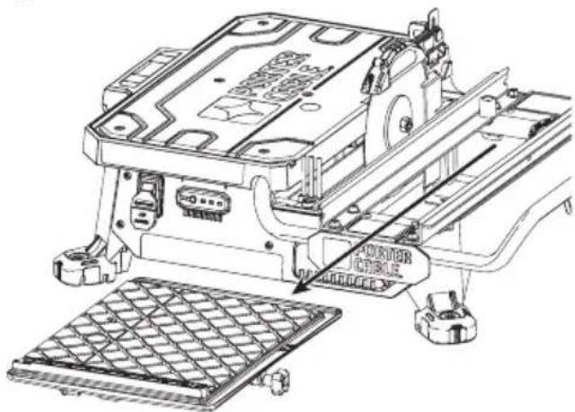 Porter-Cable PCC780 - Pour retirer le chariot de coupe - 2