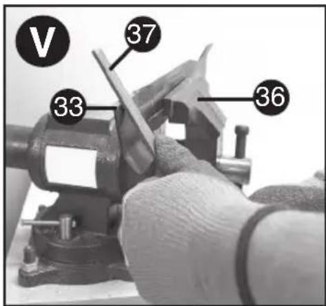 BLACK & DECKER MM2000 - TO SHARPEN BLADE IN A VISE: (Figure V) - 1