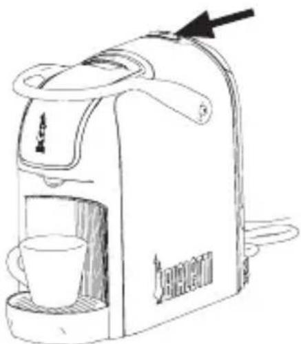 BIALETTI Break CF67 - NE PAS INTRODUIRE LES MAINS ENTRE LES ENGRENAGES, NI DANS LE LOGEMENT DE LA CAPSULE. - 1