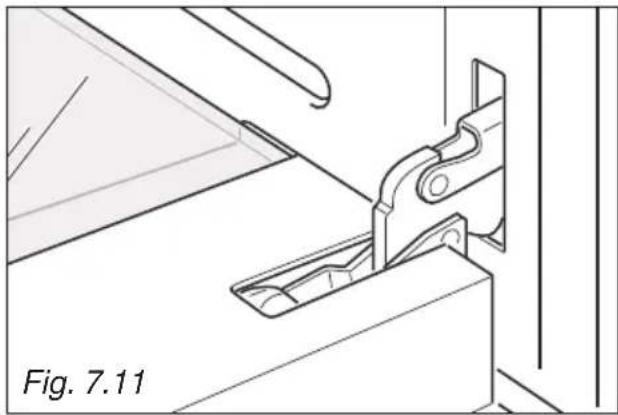 BORETTI CFBI902ZW - REMOVING THE OVEN DOOR - 1