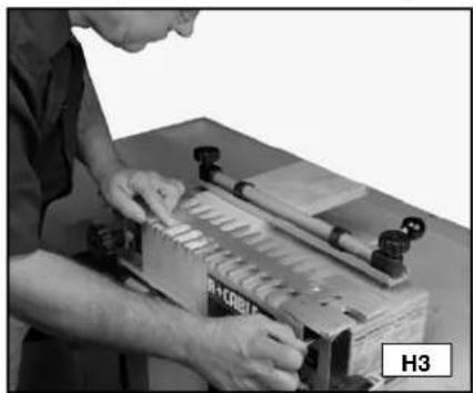 Porter-Cable 4216 - ALIGNING THE TEMPLATES - 3