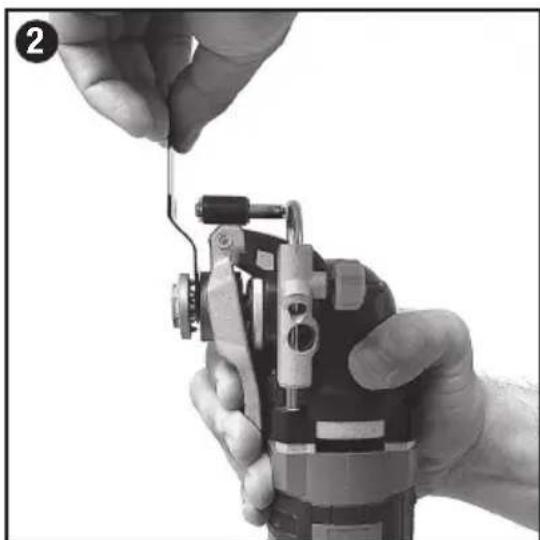 Porter-Cable PCE605 - INSTALLING/REMOVING ACCESSORIES - 1