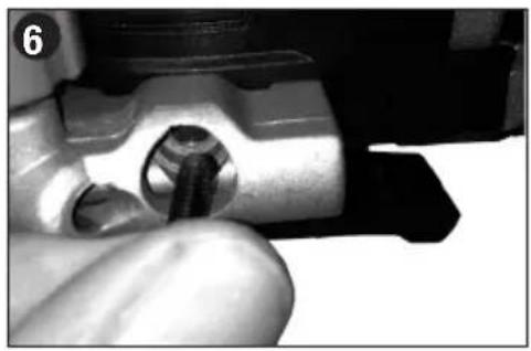 Porter-Cable PCE605 - INSTALACION/EXTRACCION DE LA GUIA DE PROFUNDIDAD/CORTE - 2