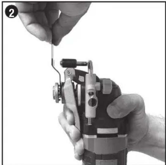 Porter-Cable PCE605 - INSTALLACION/EXTRACCION DE ACCESSORIOS - 1