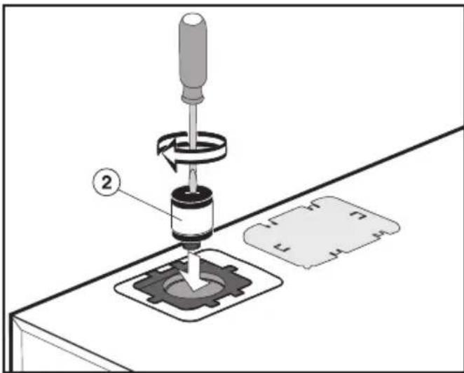 MIELE EVS 7670 - Installation du filtre à air et retrait des vis de sécurité - 3