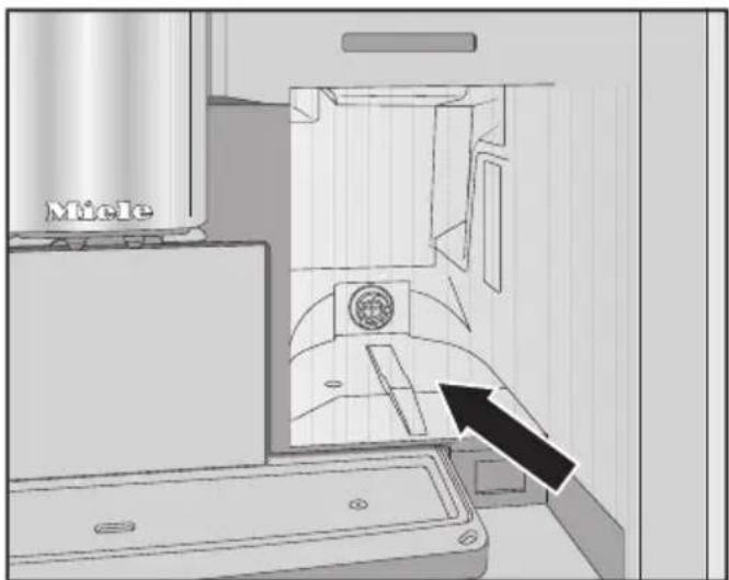 MIELE CVA 7370 - Nettoyer le réservoir d'eau - 2