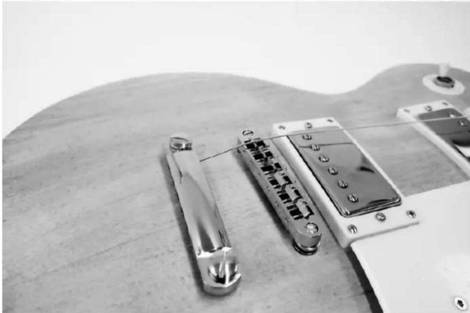 Harley Benton Single Cut - Montage des cordes - 1
