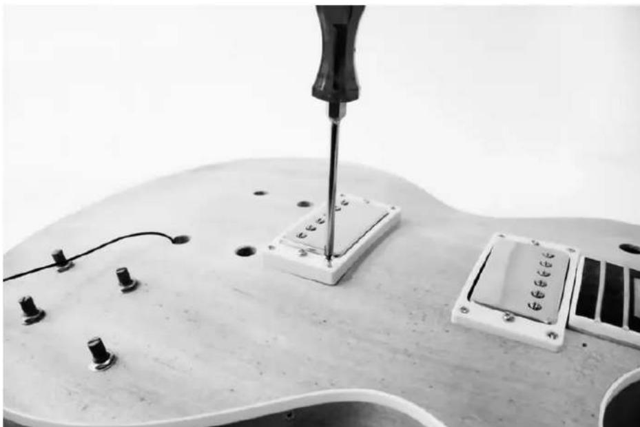 Harley Benton Single Cut - Câblage du potentiamètre, des micros et du commutateur - 10