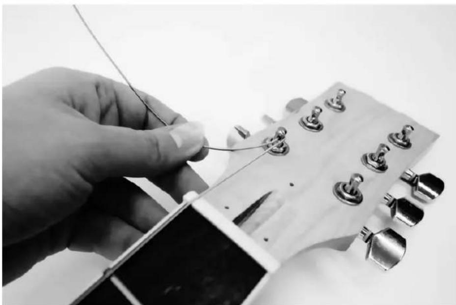 Harley Benton Single Cut - Montage des cordes - 2