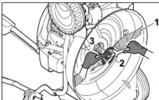 STIHL RM 2 RT - Demontera kniv - 1