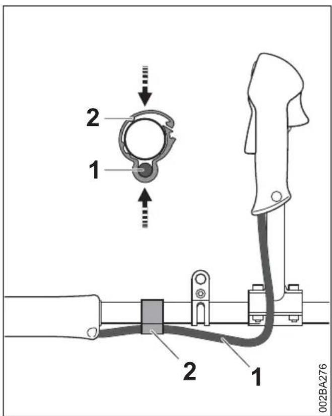 STIHL FS 56 R - Fissare il tirante gas - 1