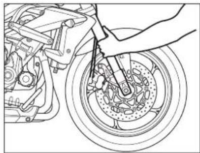TRIUMPH Daytona 675 R (2016) - Contrôle du jeu des roulements de direction (colonne) - 1