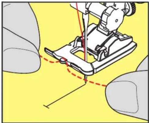 BERNINA 735 - Utiliser une ganse avec le pied traîneau pour boutonnière\_#3 - 1