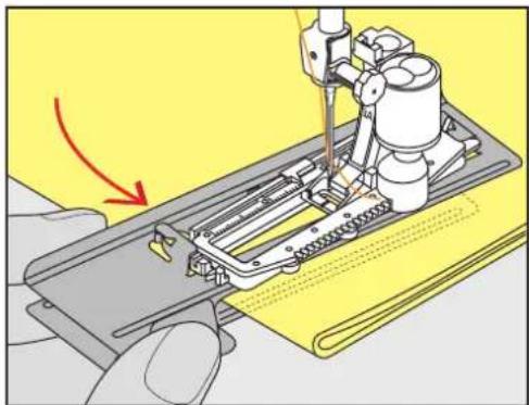 BERNINA 735 - Utiliser l'aide d'avancement - 1