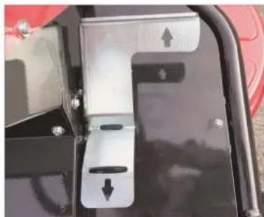 AL-KO Solo FC 1390.5 HD 2WD - Handtaget er placeret under fdrsædet. Krepepal - 1