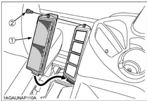 KUBOTA M6101 - Nettoyage du filtré à air interne - 1