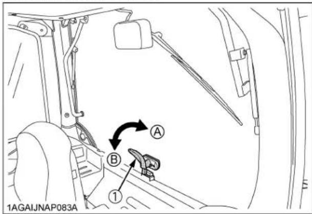 KUBOTA M6101 - Vitre arriere - 1