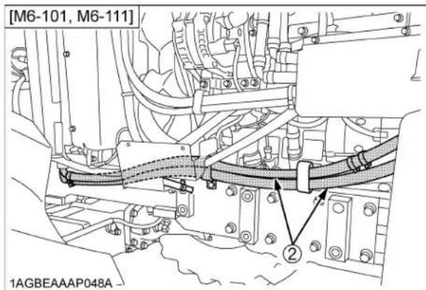 KUBOTA M6101 - ■ Verification des boyaux du radiateur à huile - 1