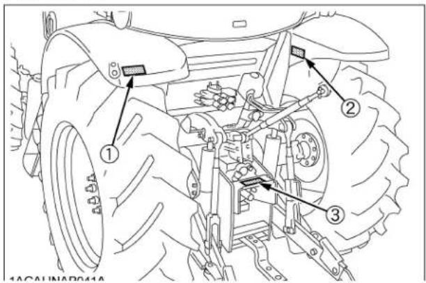 KUBOTA M6101 - A AVERTISSEMENT - 2