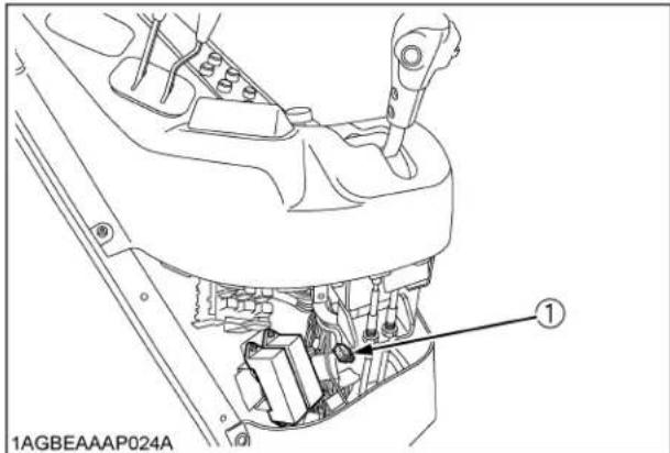 KUBOTA M6101 - Prise de courant - 1