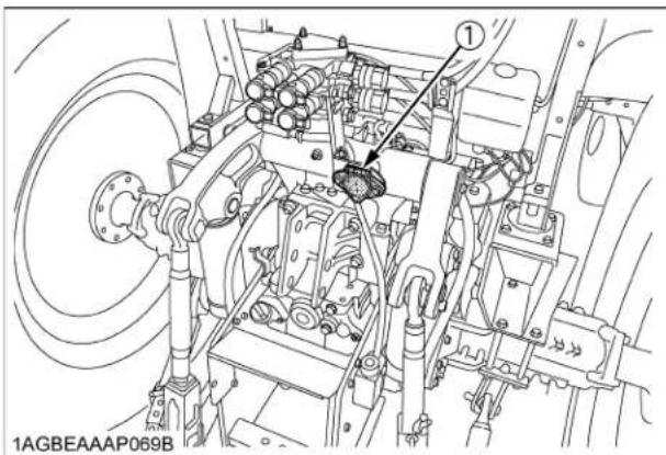 KUBOTA M6101 - ■ Prise de courant de remorque - 1