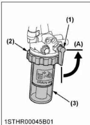 KUBOTA M7132 - Nettoyage du filtre à carburant primaire - 1