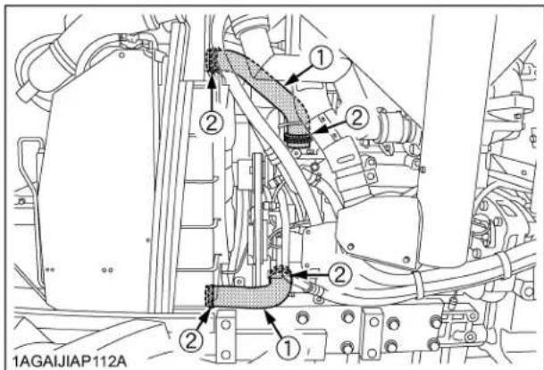 KUBOTA M5660 - ■ Vérification des tuyaux souples du radiateur et des colliers - 1