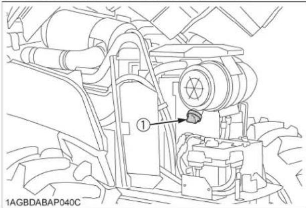 KUBOTA M5111 - ■Nettoyage de la valve de l'évacuateur - 1