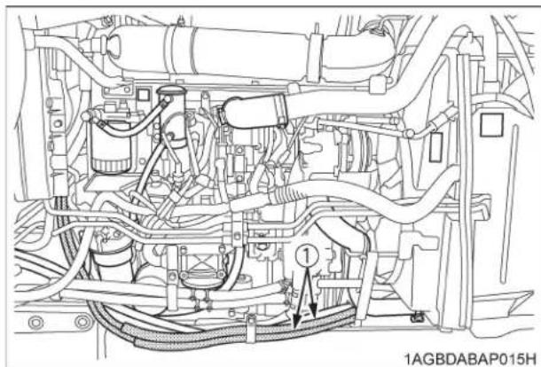 KUBOTA M5111 - ■ Vérification des boyaux de la servodirection - 1